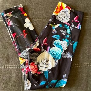 ZYIA - Dark Floral Mesh Hi Rise 7/8 Legging